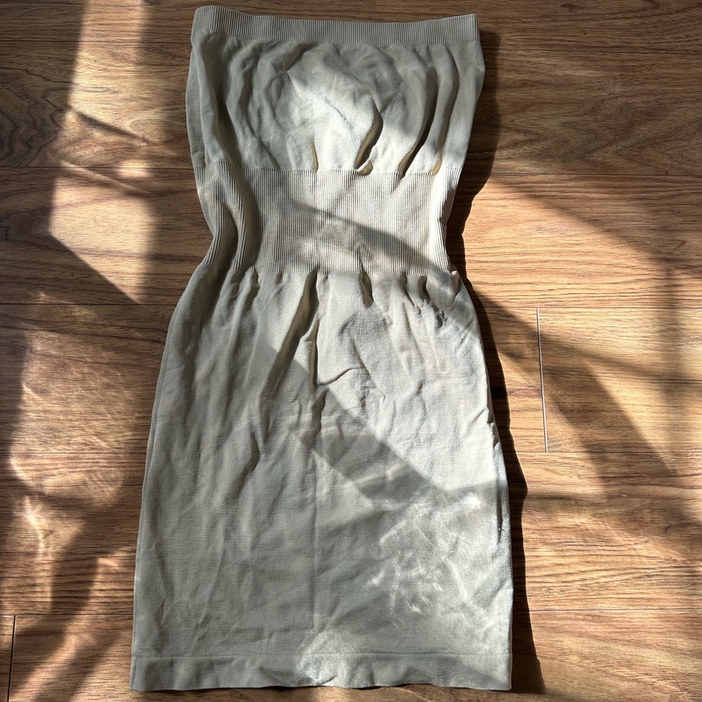 TAN FITTED SLIP DRESS - Picture 4 of 6